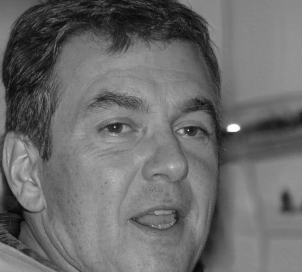 Instructor especializado en finanzas personales